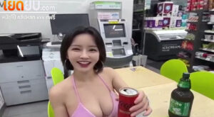 หนังโป๊เกาหลี Sunwall95 นางแบบเกาหลีคนสวยเจอหนุ่มหล่อริมชายหาดเลยชวนมานั่งดื่ม แล้วชวนไปต่อกันที่ห้องพอเมาแล้วจับซอยกันรัวๆ