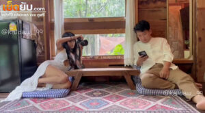 คลิปหลุด kaidaw_99 น้องไข่ดาวสาวผิวแทนตัวเล็กหุ่นบาง จับผัวชักควยแล้วโม๊คให้เสียวๆก่อนโดนจับกระแทกหีเย็ดแล้วไปต่อที่ริมระเบียงบ้านแบบเสียวๆ